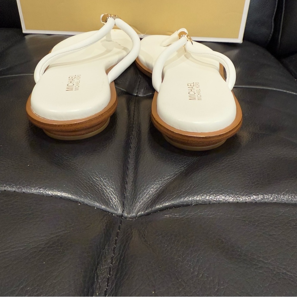 Michael Kors Women's Annie Thong Sandals - Picture 3 of 5